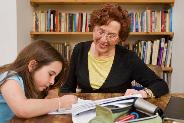 Virage démographique : « Loin des idées reçues, les plus de 65 ans sont des acteurs essentiels de la société »